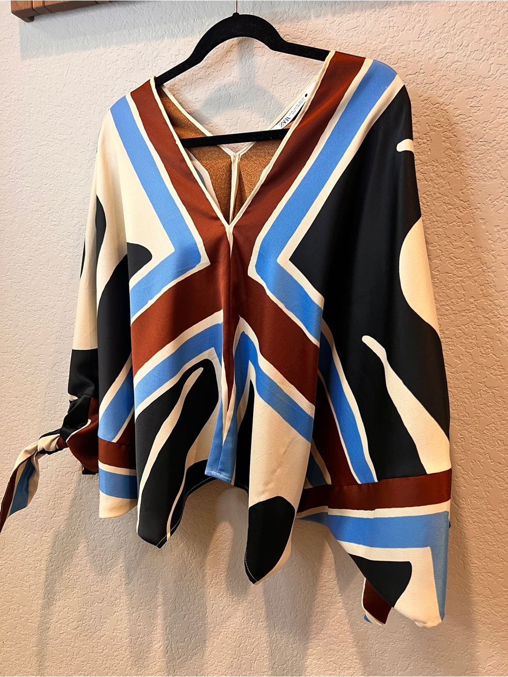 As Seen On Sweet Magnolias! Zara Printed Blouse w/Ties Ecru Multicolor V-Neck XL - Picture 4 of 13